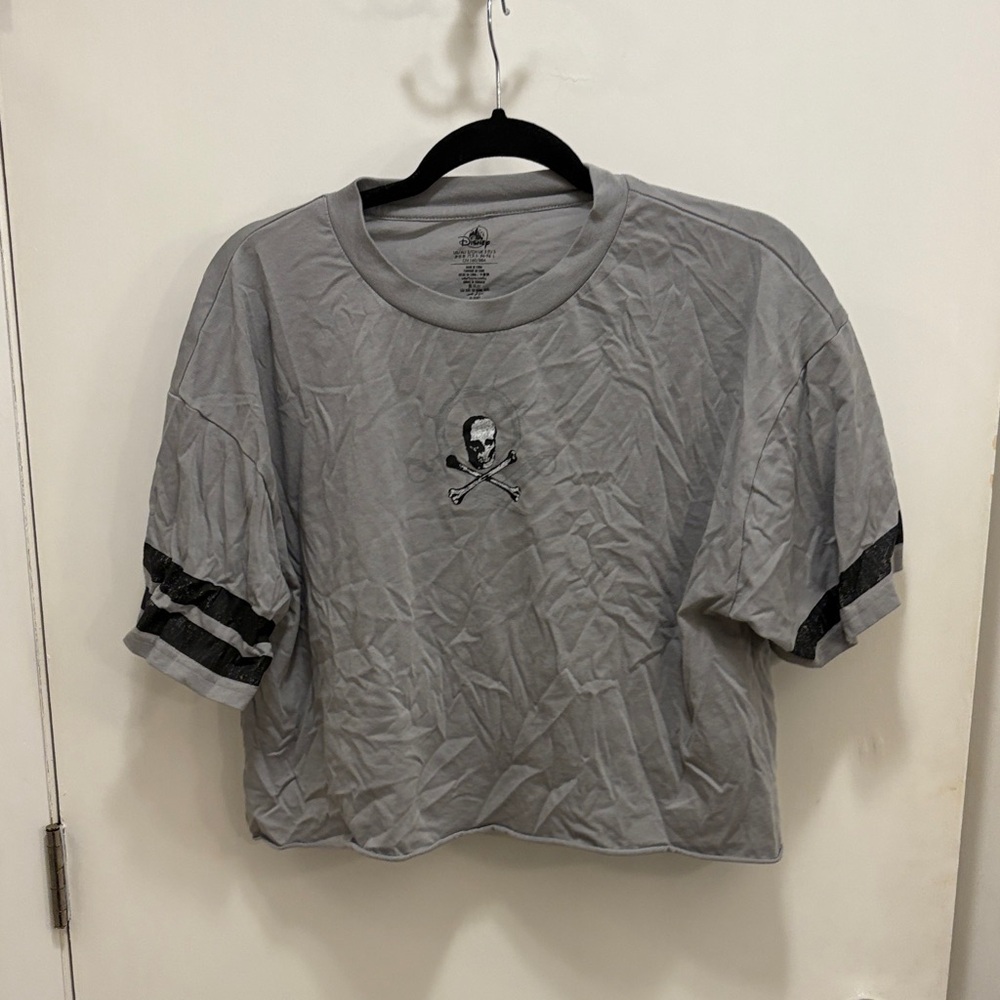 Disney Pirates of the Caribbean Gray Crop Top – Women’s L